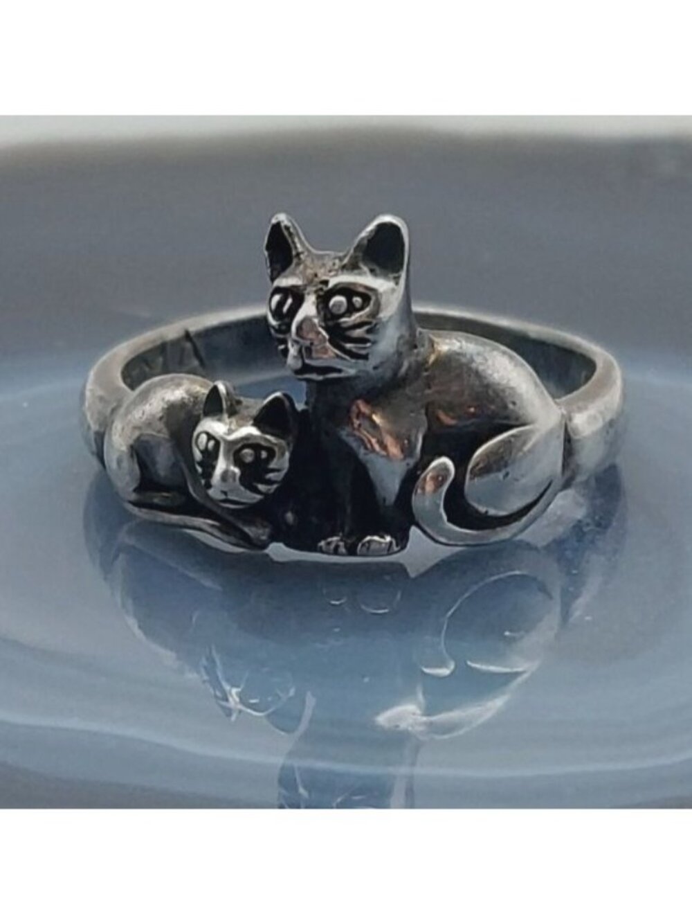 Vintage TMA 925 Sterling Silver Two Resting Cats Ring Size 7.25 Thailand 3.46g